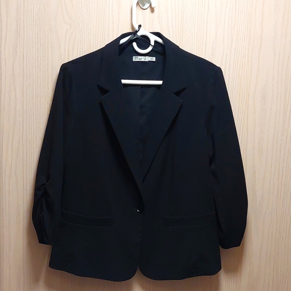 Black Eliza J Blazer size Medium offers WELCOME!!